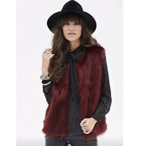Faux Fur RUE 21 Vest (Burgundy)